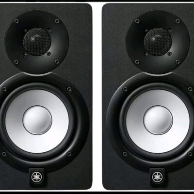 Yamaha HS5 Powered Studio Monitors